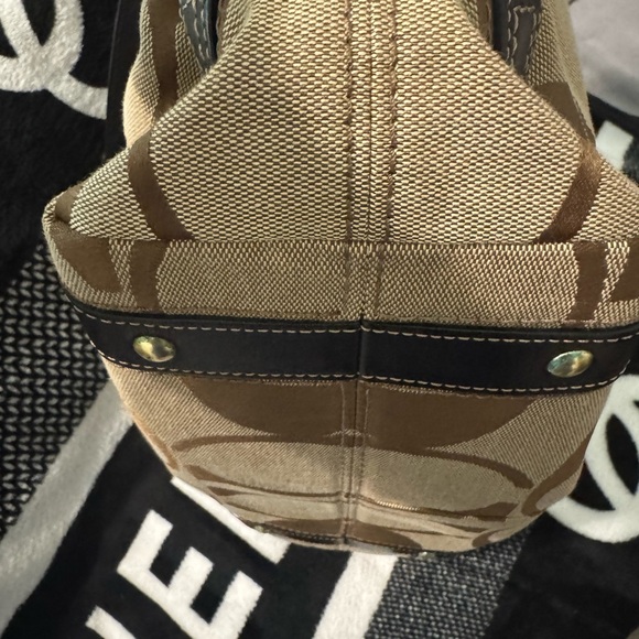 Coach Brown Signature Canvas Bag - Picture 5 of 13